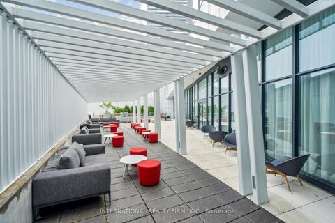 Photo 32 at 4004 - 3900 Confederation Parkway, City Centre, Mississauga