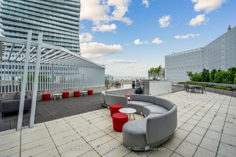 Photo 33 at 4004 - 3900 Confederation Parkway, City Centre, Mississauga