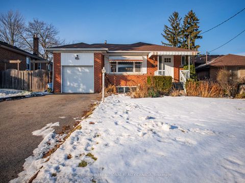 Photo 1 at 4 Riverlea Drive, Humber Heights, Toronto