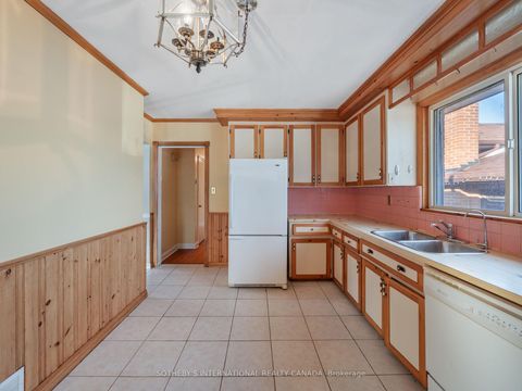 Photo 9 at 4 Riverlea Drive, Humber Heights, Toronto