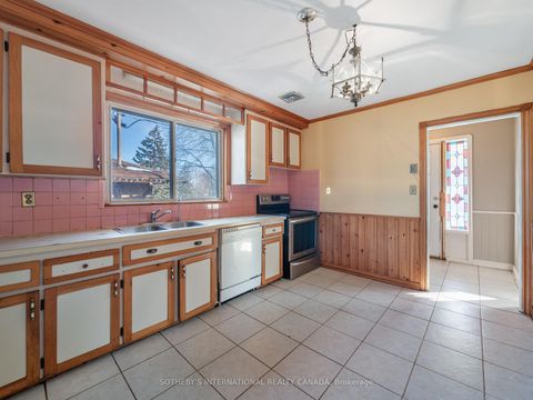 Photo 10 at 4 Riverlea Drive, Humber Heights, Toronto