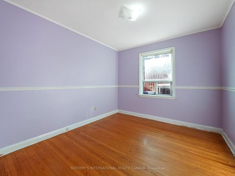 Photo 11 at 4 Riverlea Drive, Humber Heights, Toronto