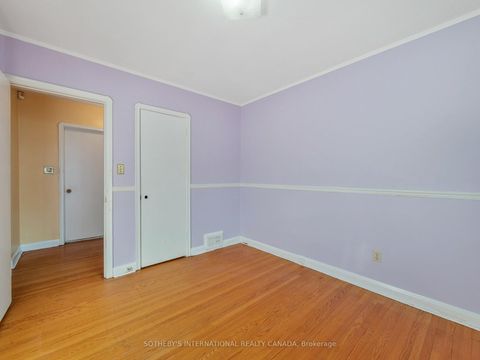 Photo 12 at 4 Riverlea Drive, Humber Heights, Toronto