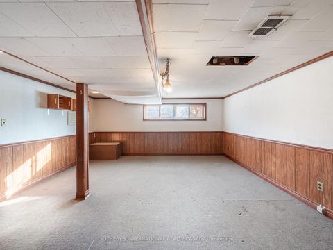 Photo 25 at 4 Riverlea Drive, Humber Heights, Toronto