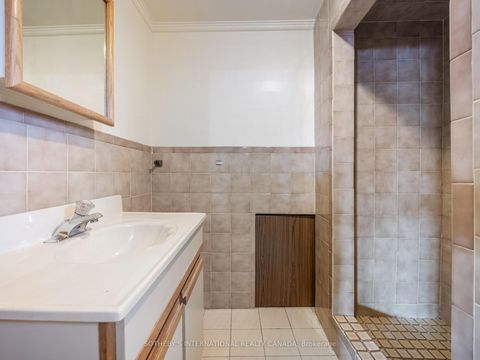 Photo 29 at 4 Riverlea Drive, Humber Heights, Toronto