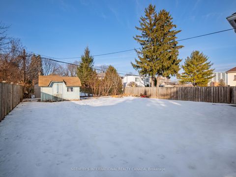 Photo 32 at 4 Riverlea Drive, Humber Heights, Toronto