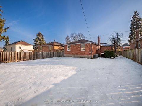 Photo 34 at 4 Riverlea Drive, Humber Heights, Toronto
