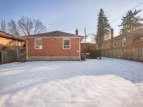 Photo 35 at 4 Riverlea Drive, Humber Heights, Toronto