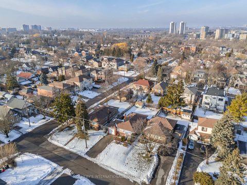 Photo 39 at 4 Riverlea Drive, Humber Heights, Toronto