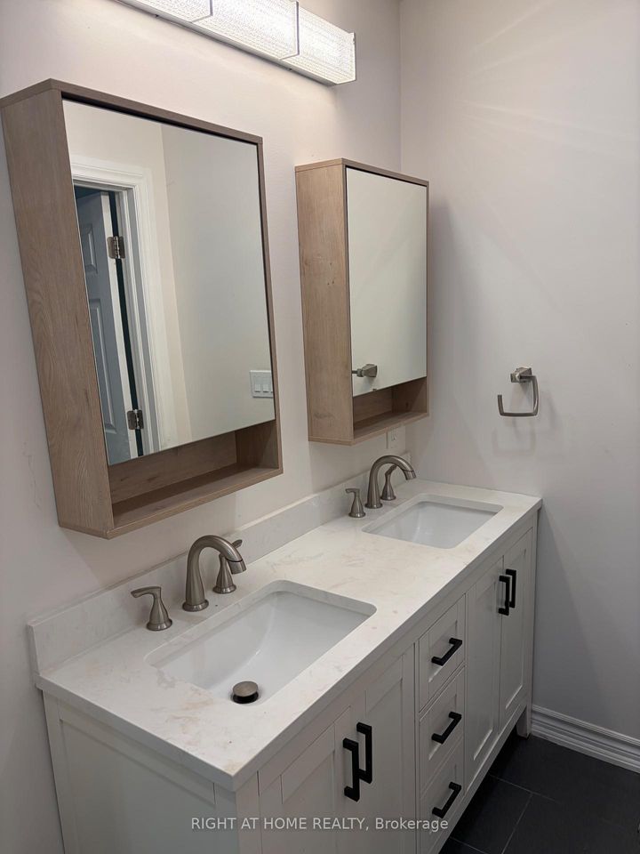 Photo 7 at 200 Gary Drive, Pelmo Park W4, Toronto