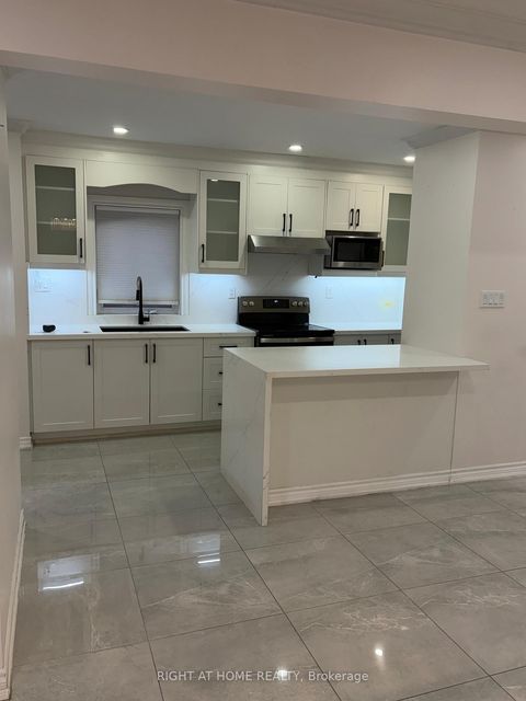 Photo 3 at 200 Gary Drive, Pelmo Park W4, Toronto