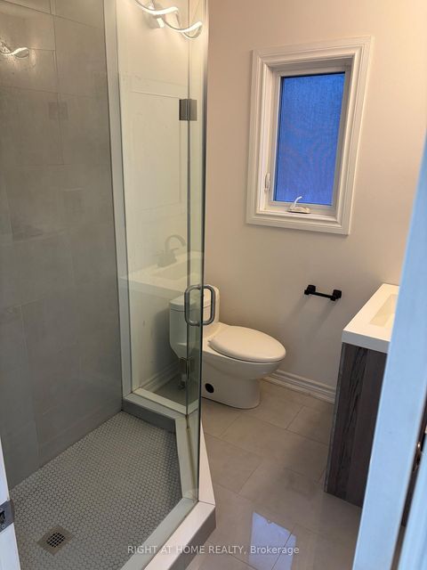 Photo 5 at 200 Gary Drive, Pelmo Park W4, Toronto