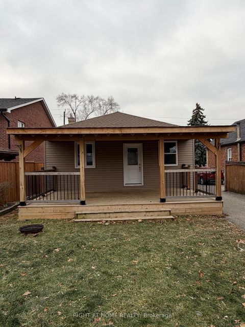 Photo 8 at 200 Gary Drive, Pelmo Park W4, Toronto