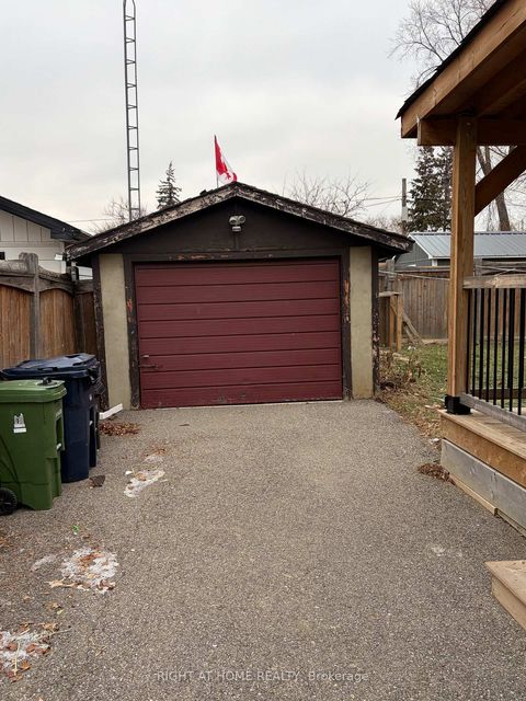 Photo 9 at 200 Gary Drive, Pelmo Park W4, Toronto