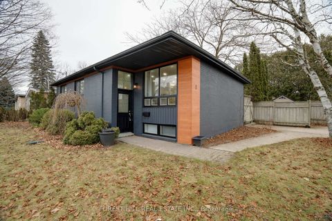 Photo 2 at 1 Willis Drive, Aurora Highlands, Aurora