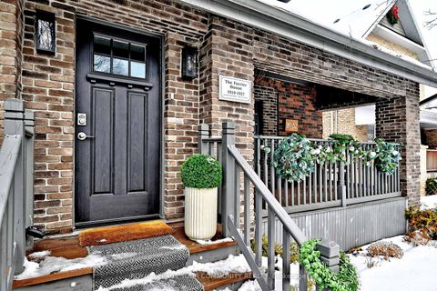 Photo 3 at 82 Centre Street, Aurora Village, Aurora