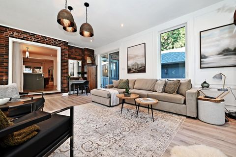 Photo 14 at 82 Centre Street, Aurora Village, Aurora