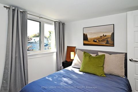 Photo 21 at 82 Centre Street, Aurora Village, Aurora