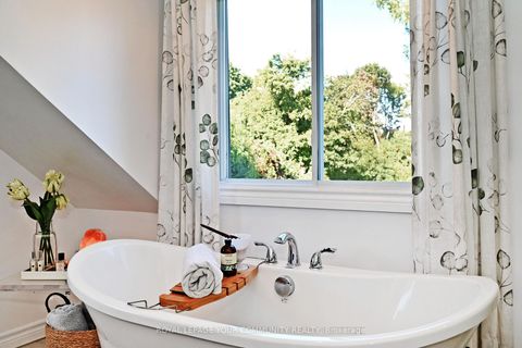 Photo 27 at 82 Centre Street, Aurora Village, Aurora