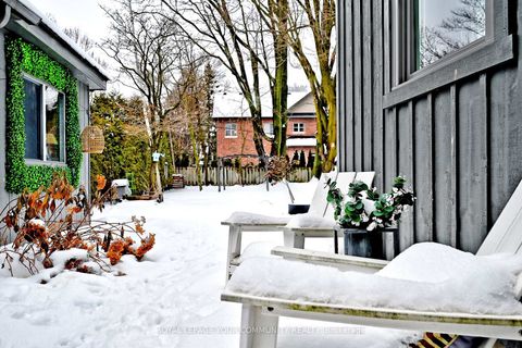 Photo 38 at 82 Centre Street, Aurora Village, Aurora