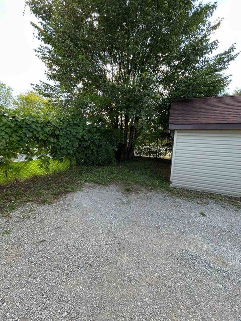 Photo 10 at 41 Bloor Street E, Lakeview, Oshawa