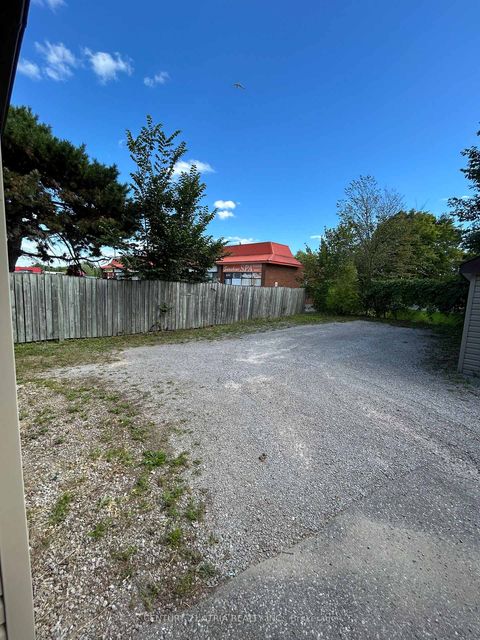 Photo 11 at 41 Bloor Street E, Lakeview, Oshawa