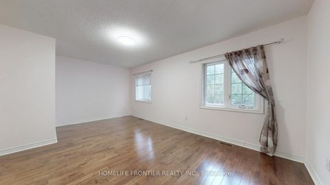 Photo 18 at 54 - 190 Harding Boulevard W, North Richvale, Richmond Hill