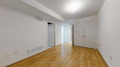 Photo 31 at 54 - 190 Harding Boulevard W, North Richvale, Richmond Hill