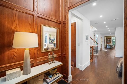 Photo 2 at 4 Reigate Road, Humber Valley, Toronto