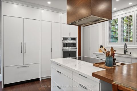 Photo 11 at 4 Reigate Road, Humber Valley, Toronto