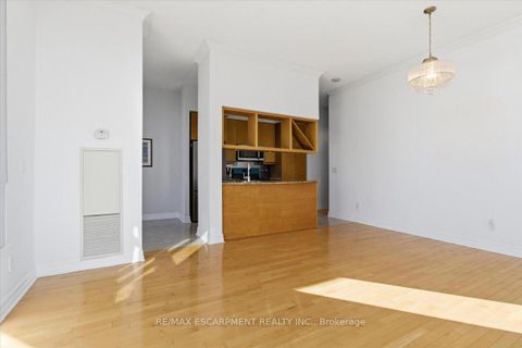 Photo 7 at UPH3103 - 4080 Living Arts Drive, City Centre, Mississauga