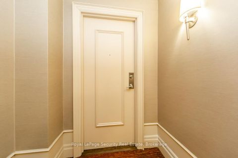 Photo 3 at 1402 - 38 Fontenay Court, Humber Valley, Toronto