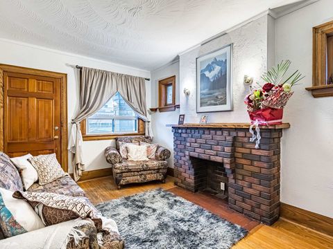 Photo 7 at 54 Bicknell Avenue, Eglinton West, Toronto