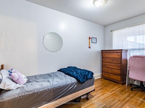 Photo 9 at 54 Bicknell Avenue, Eglinton West, Toronto