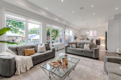 Photo 10 at 4 Dunrobin Drive, Rosethorn, Toronto