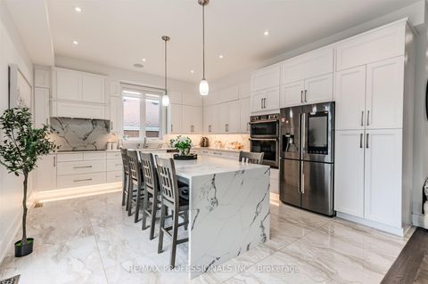Photo 12 at 4 Dunrobin Drive, Rosethorn, Toronto