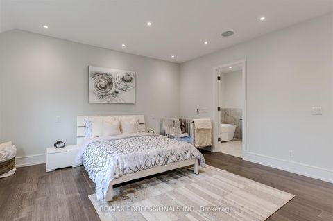 Photo 17 at 4 Dunrobin Drive, Rosethorn, Toronto