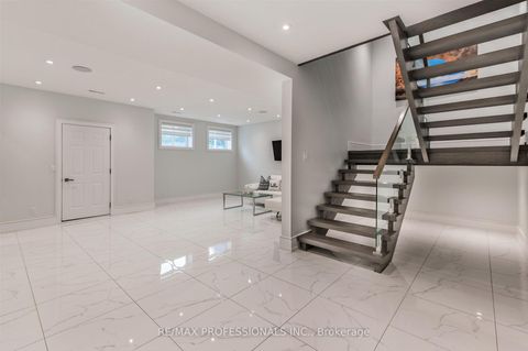 Photo 31 at 4 Dunrobin Drive, Rosethorn, Toronto