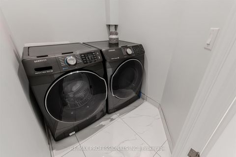 Photo 36 at 4 Dunrobin Drive, Rosethorn, Toronto