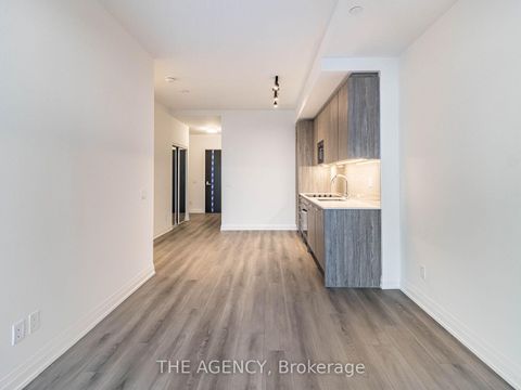 Photo 16 at 901 - 286 Main Street, Danforth, Toronto