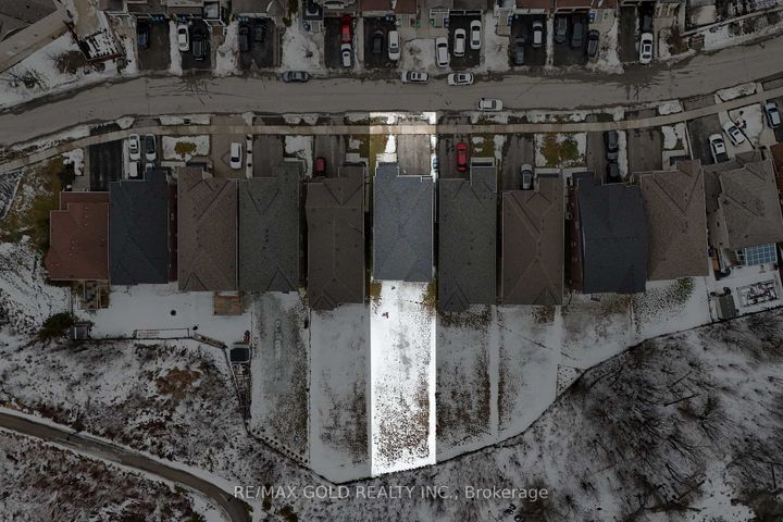 Photo 2 at 41 Rainbrook Close, Wellington, Brampton