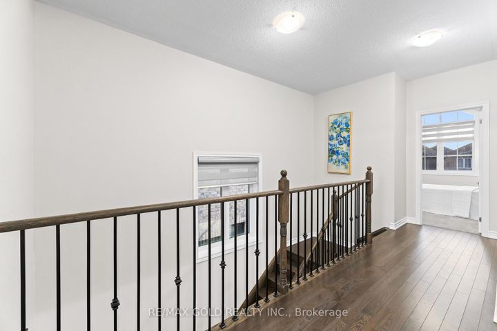 Photo 21 at 41 Rainbrook Close, Wellington, Brampton