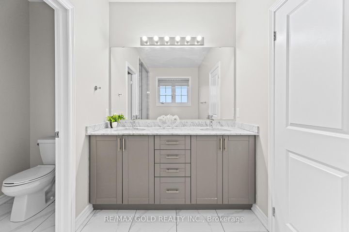 Photo 25 at 41 Rainbrook Close, Wellington, Brampton