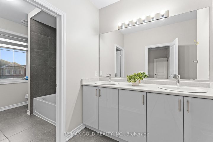 Photo 28 at 41 Rainbrook Close, Wellington, Brampton