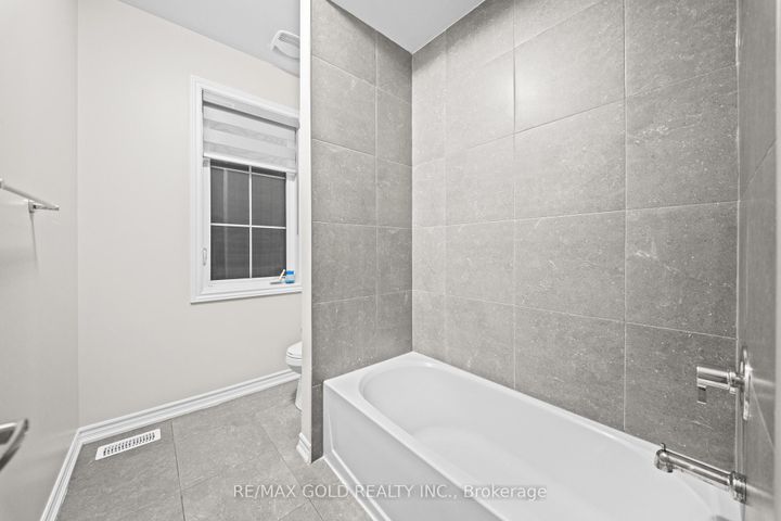 Photo 29 at 41 Rainbrook Close, Wellington, Brampton