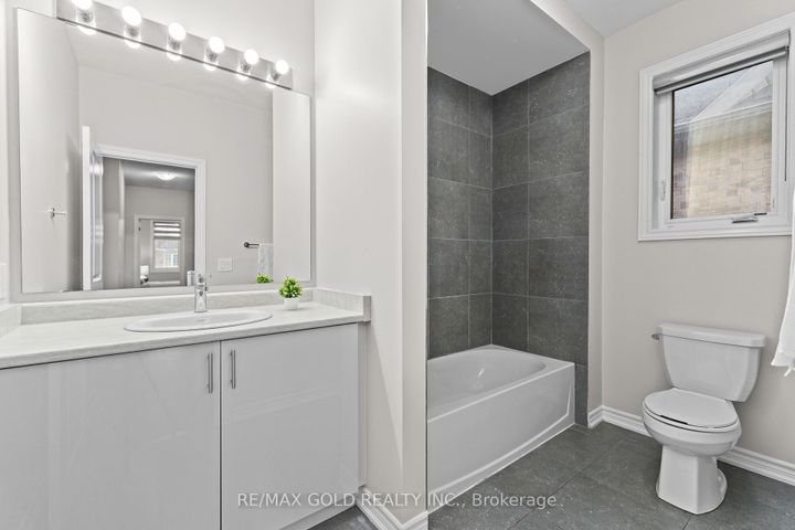 Photo 31 at 41 Rainbrook Close, Wellington, Brampton