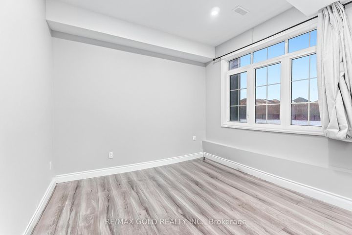 Photo 42 at 41 Rainbrook Close, Wellington, Brampton