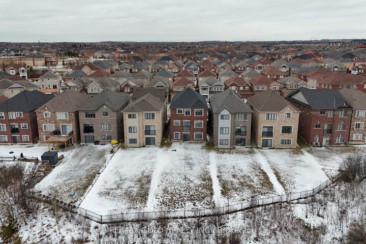 Photo 49 at 41 Rainbrook Close, Wellington, Brampton