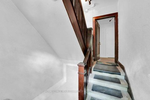 Photo 3 at 390 Davenport Road, Casa Loma, Toronto