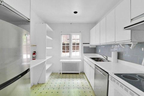 Photo 10 at 390 Davenport Road, Casa Loma, Toronto